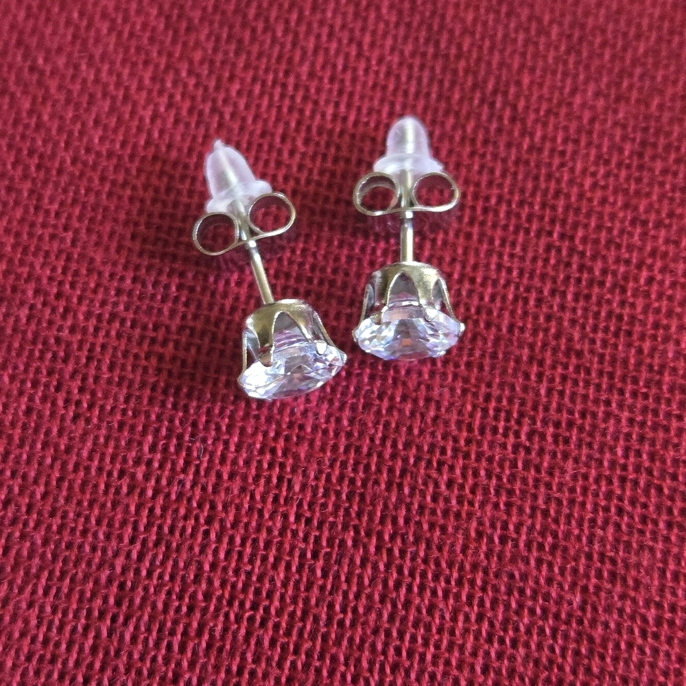 Silver Crystal Stud Earrings NWOT - Picture 4 of 5